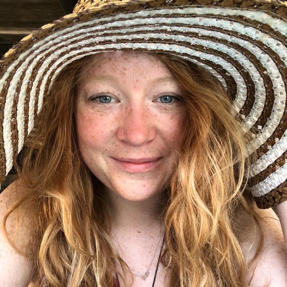 Meet your Posher, Hali